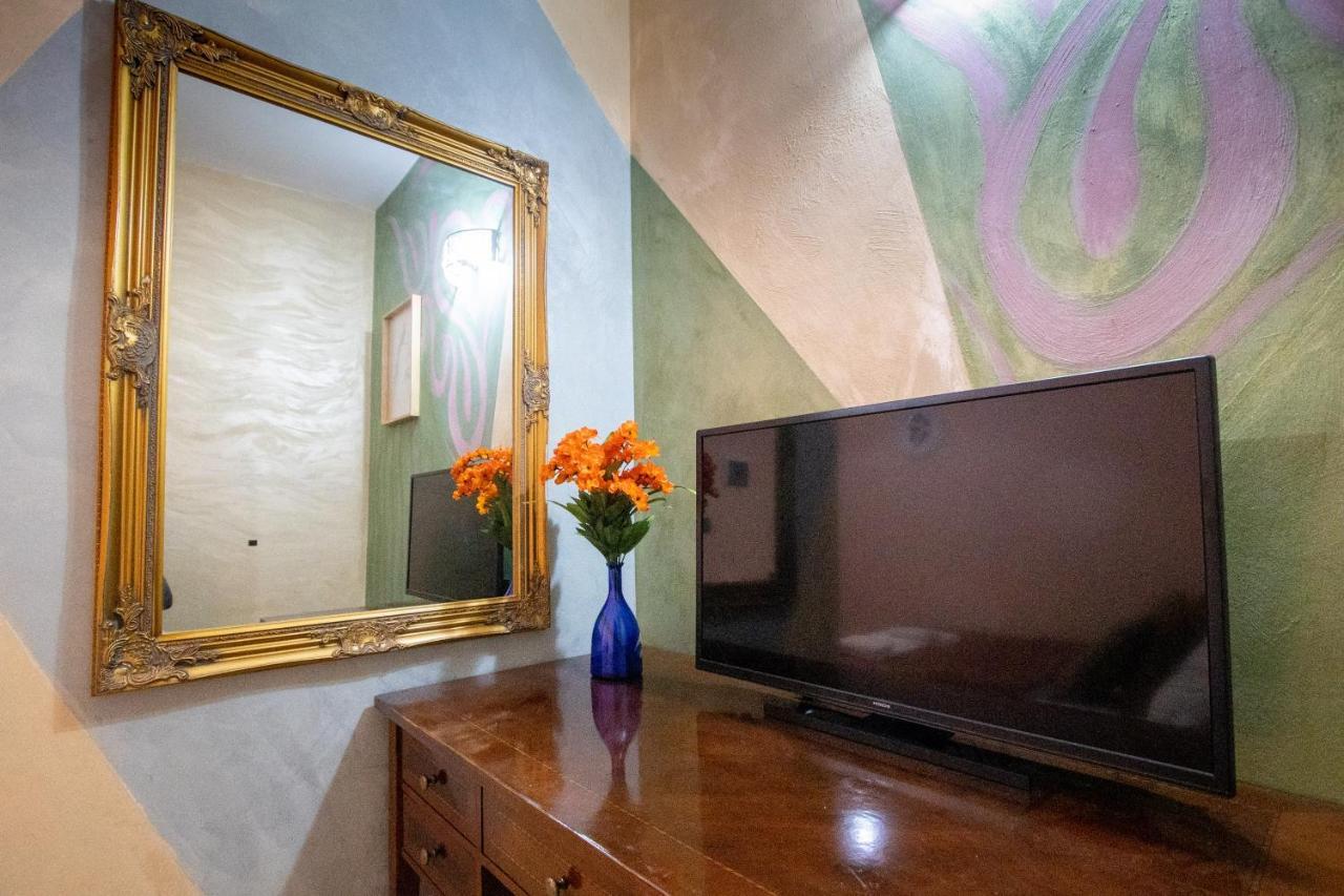 B&B Colorful Suite Yard Rom Exterior foto